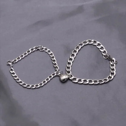 Pulseira Magnética para Casais com Coração