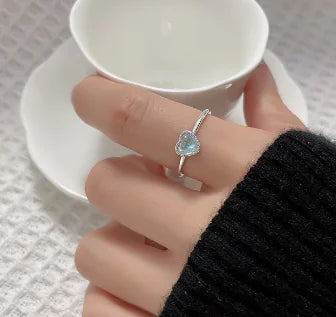 Anel em Forma de Coração da Lua Aurora