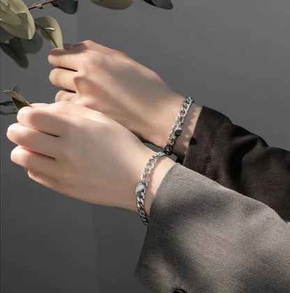 Pulseira Magnética para Casais com Coração