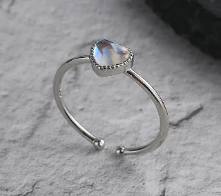 Anel em Forma de Coração da Lua Aurora